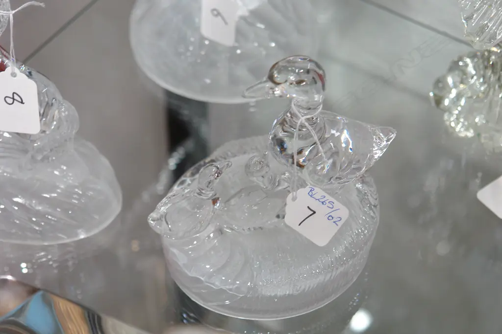 RCD GLASS DUCK & DUCKLINGS Image 1++