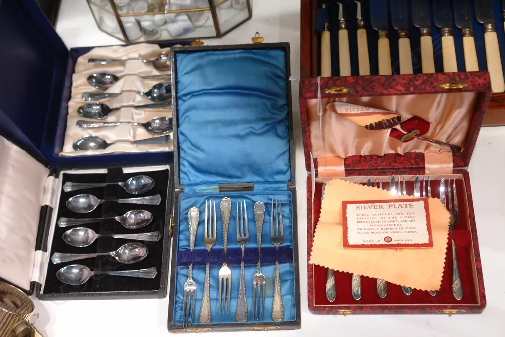 4 EP BOXED CUTLERY SETS Image 1++
