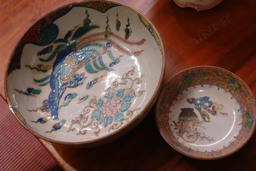 2 CHINESE BOWLS Image 1++