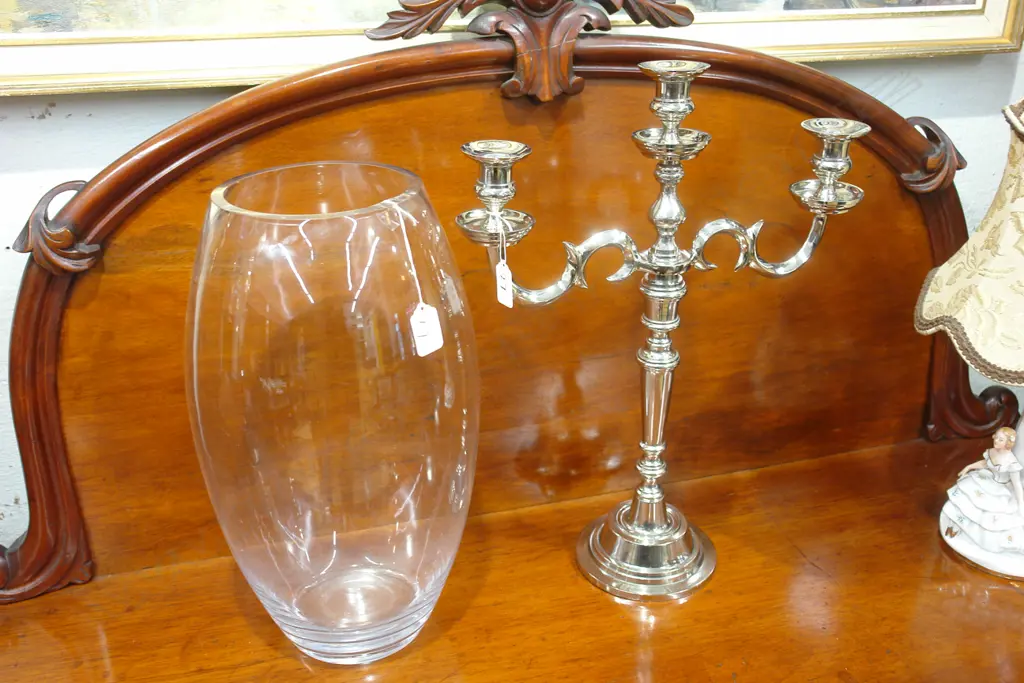 MODERN CANDELABRA + GLASS VASE Image 1++