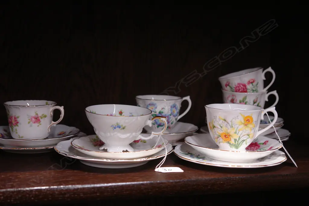 6 ASST CUPS+SAUCERS ROYAL ALBERT ETC Image 1++