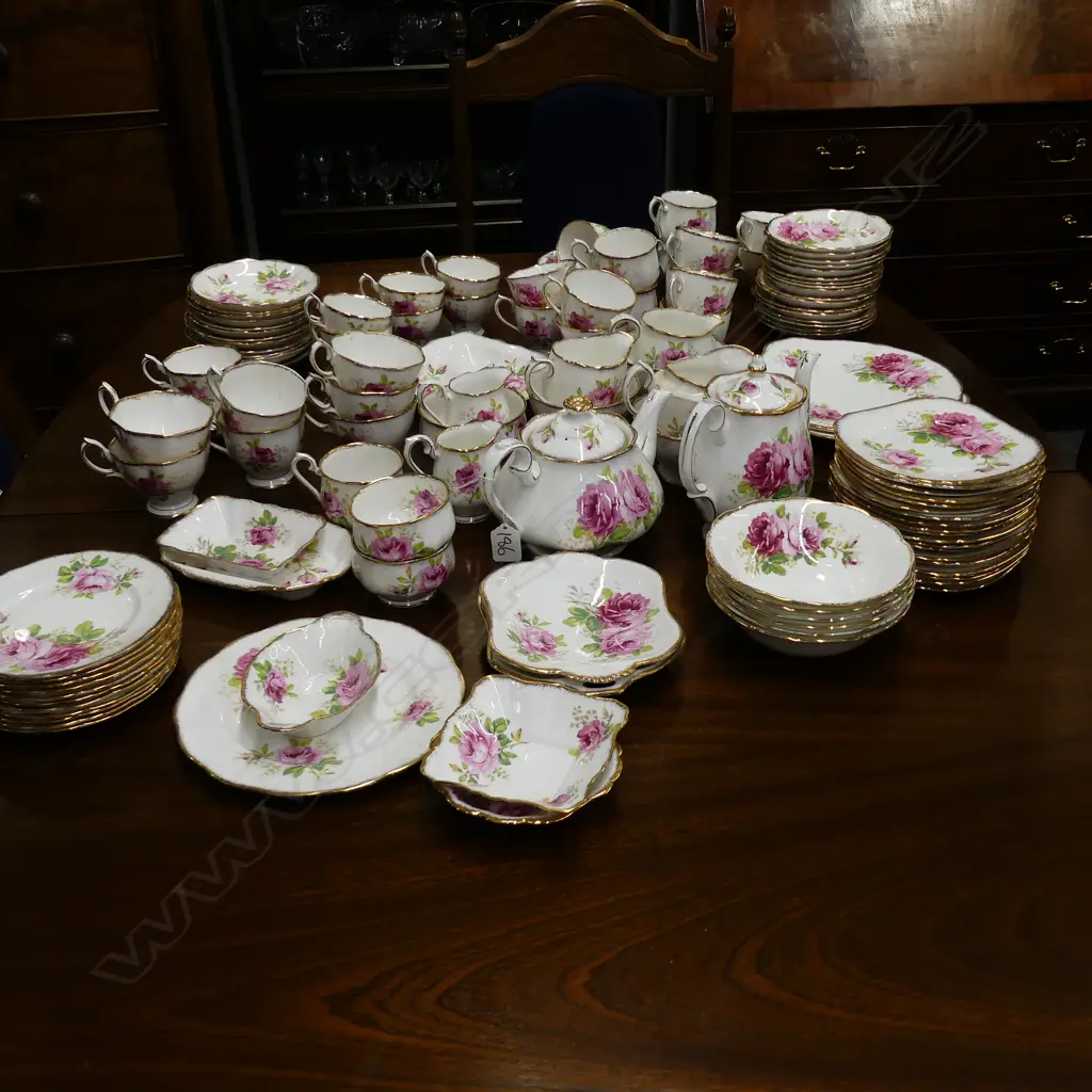 ROYAL ALBERT 'AMERICAN BEAUTY' LARGE SET Image 1++
