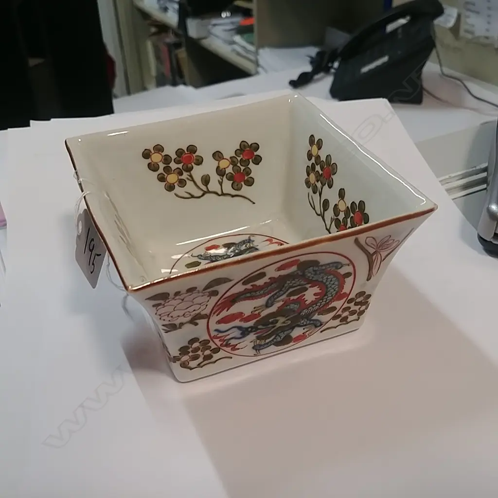 CHINESE PORCELAIN SQUARE BOWL 6 CHARACTER MARK Image 1++
