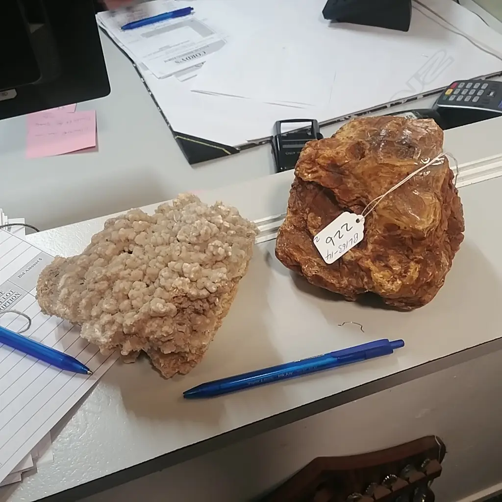 KAURI GUM BOULDER & CRYSTAL SPECIMEN Image 1++