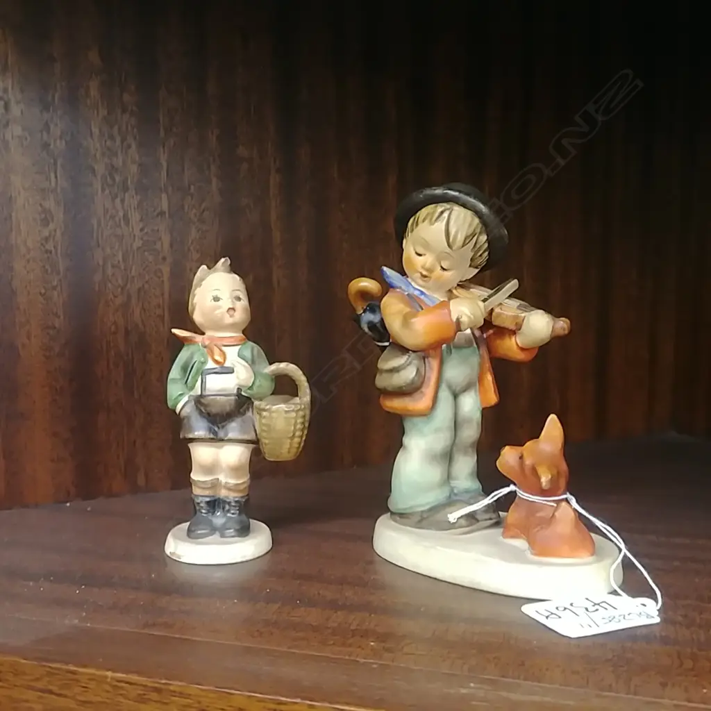 2 HUMMEL FIGURINES Image 1++