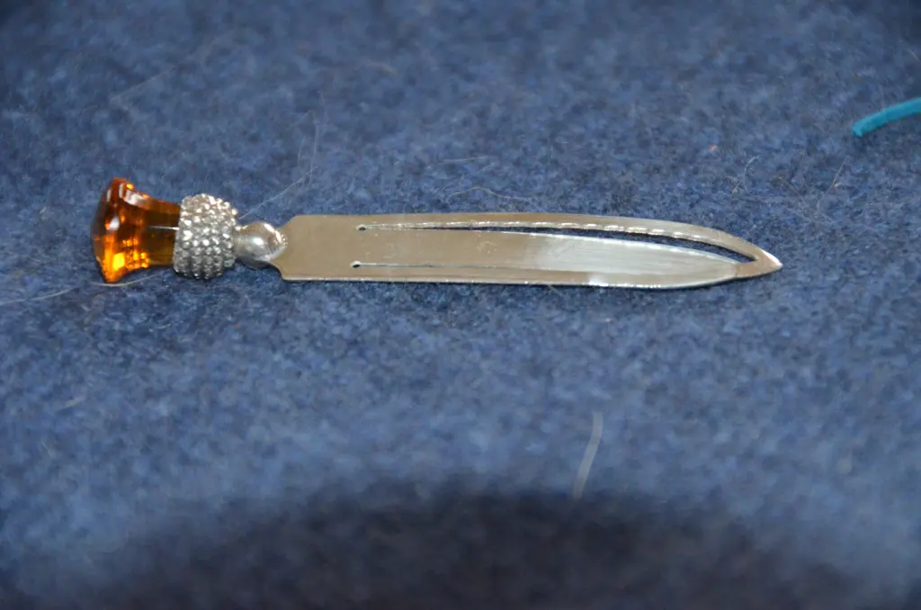 SILVER PAPER CLIP IN THISTLE MOUNT 1914 Image 1++