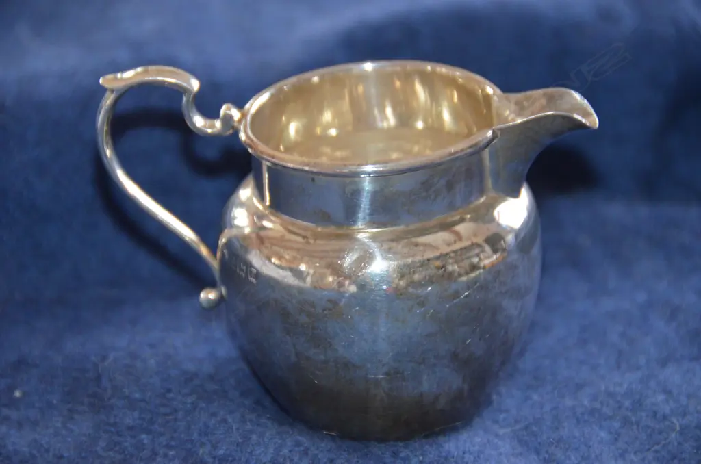 GEO II STYLE SILVER CREAM JUG 1939 Image 1++