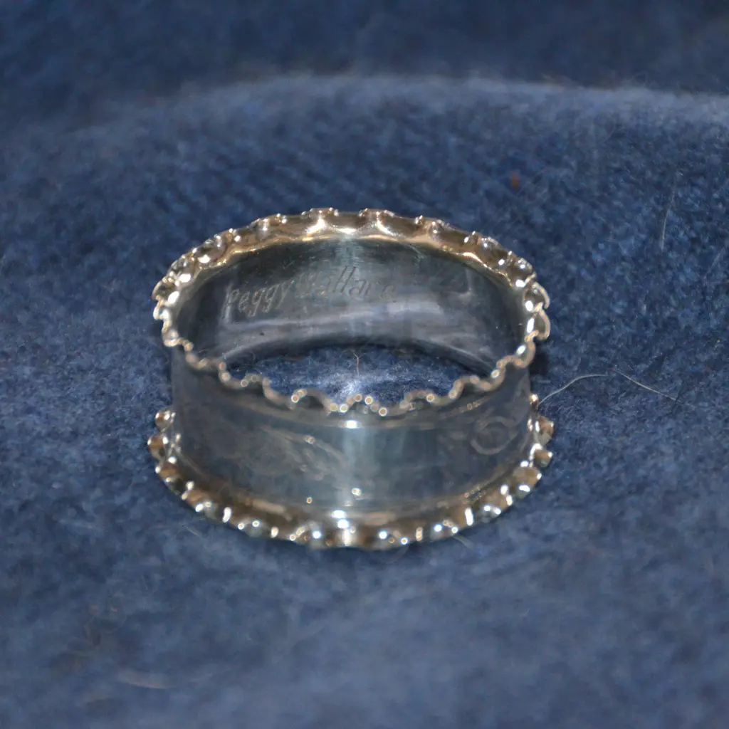 2 + PR OF SILVER SERVIETTE RINGS (4) Image 1++
