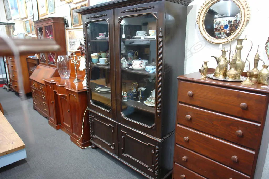 DARK OAK DISPLAY CABINET Image 1++