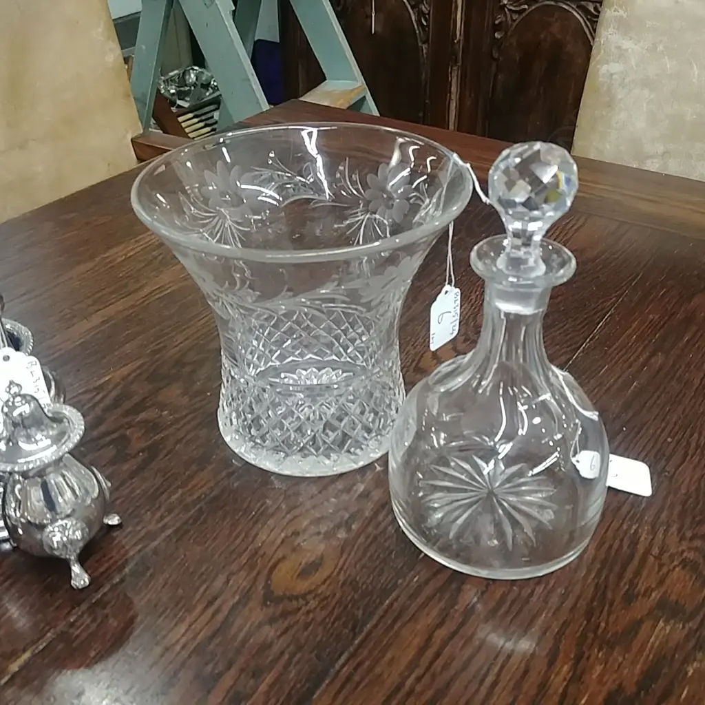 CRYSTAL VASE & SMALL DECANTER Image 1++