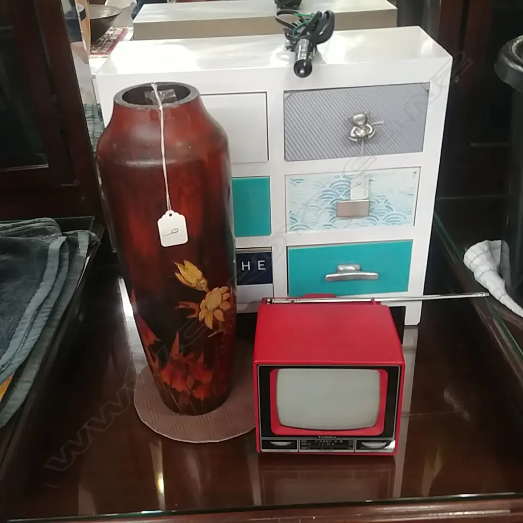 SMALL CABINET + SML TV + POKERWORK VASE Image 1++