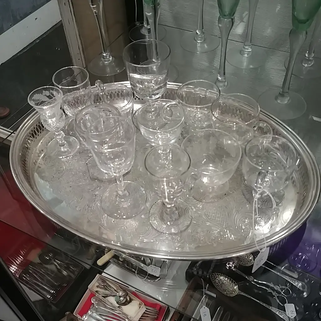 EPNS GALLERY TRAY LOT OF WINE GLASSES  Image 1++