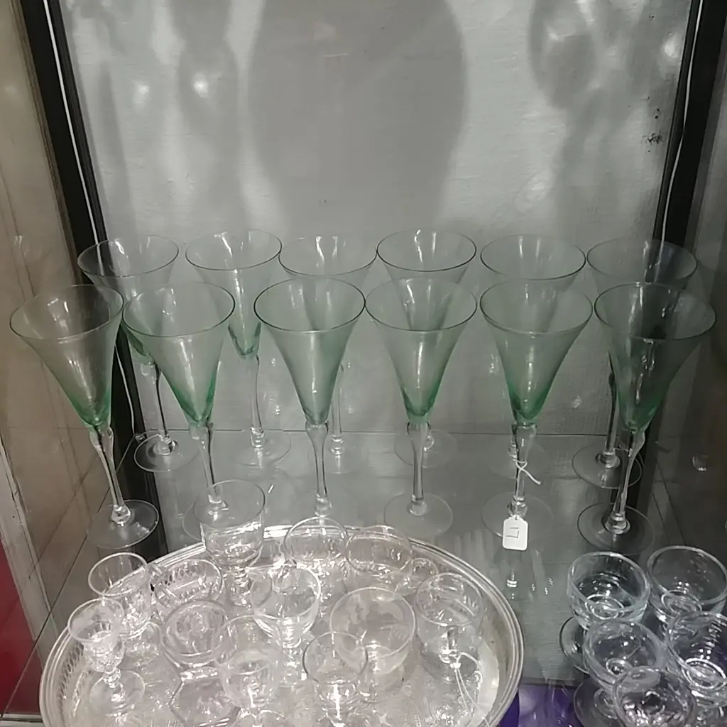 12 URANIUM WINE GLASSES Image 1++