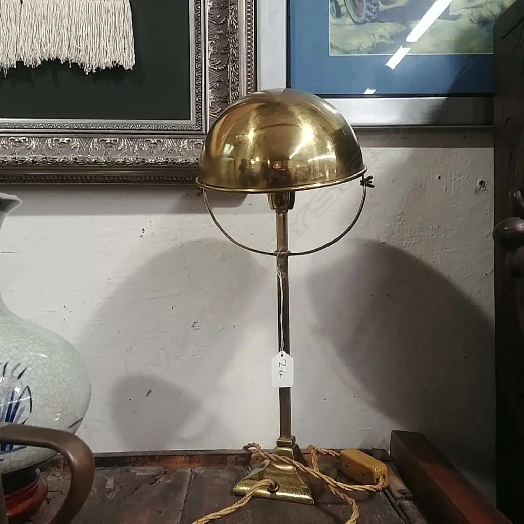 VINTAGE BRASS DESK LAMP Image 1++