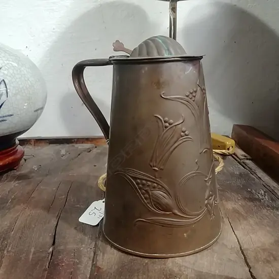 COPPER ARTS & CRAFTS LIDDED JUG