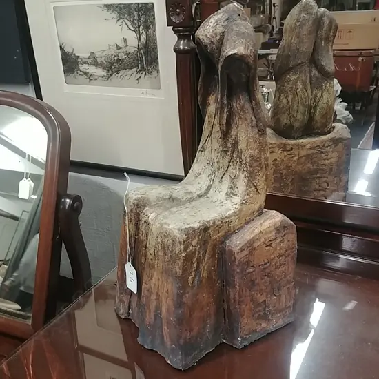 POTTERY FIG GROUP 2 NUNS