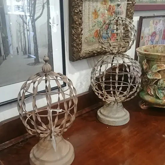 PR OF METAL DECORATIVE ORNAMENTS