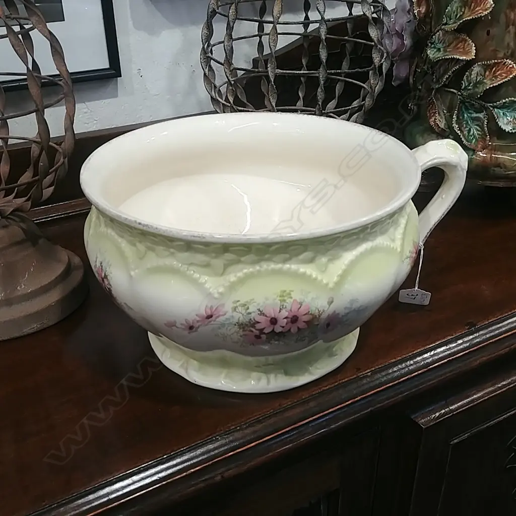 CHINA CHAMBER POT Image 1++