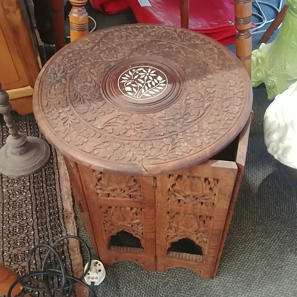 TEAK CARVED SIDE TABLE Image 1++