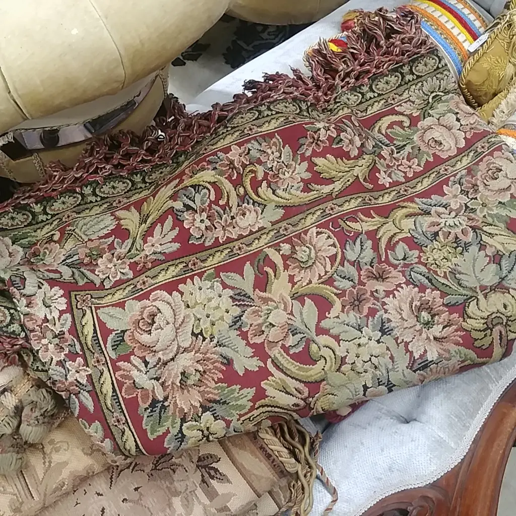 AUBUSSON TAPESTRY Image 1++