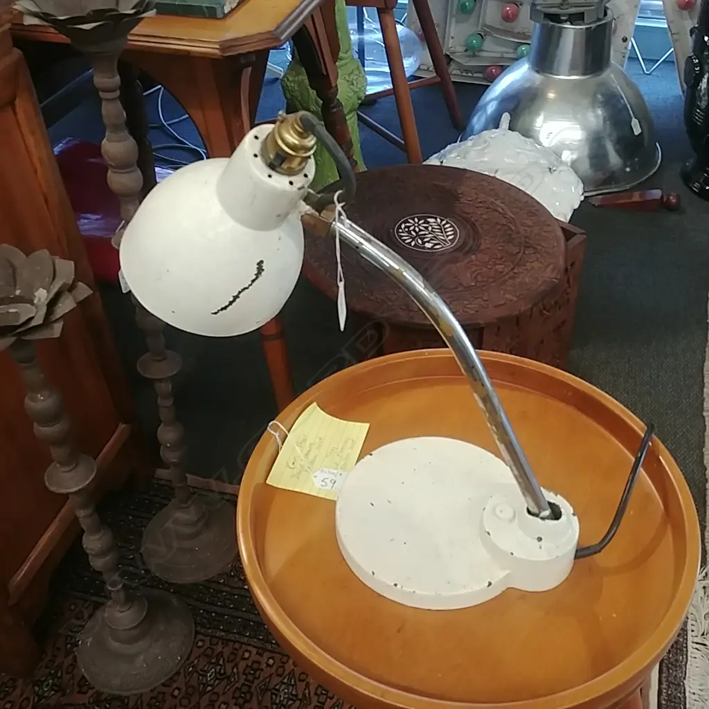 VINTAGE STUDENTS LAMP Image 1++