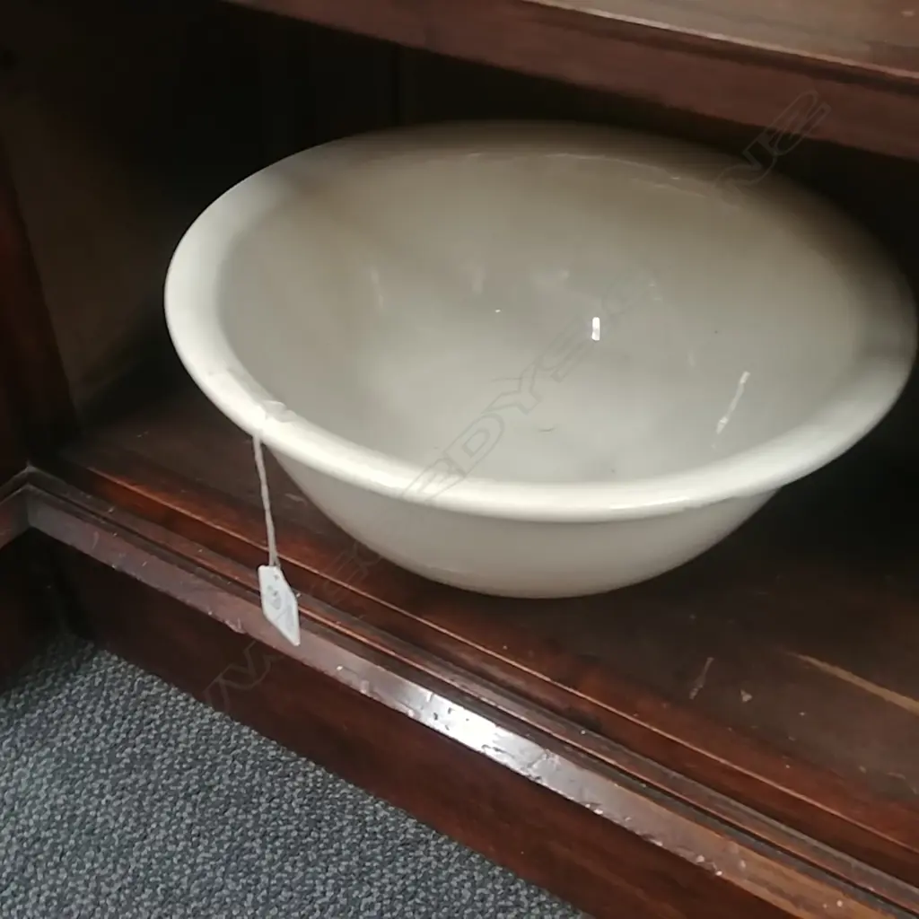 CROWN LYNN MIXING BOWL Image 1++