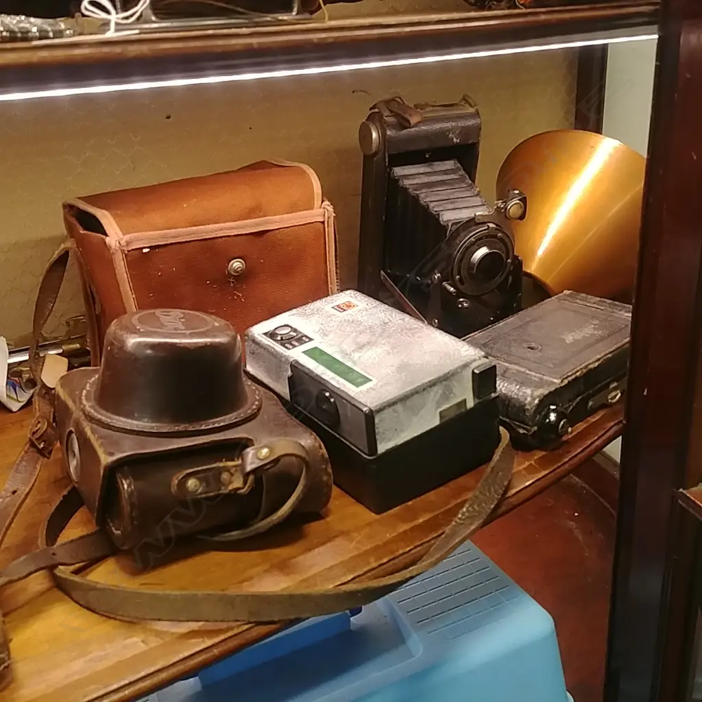 5 VINTAGE CAMERAS Image 1++