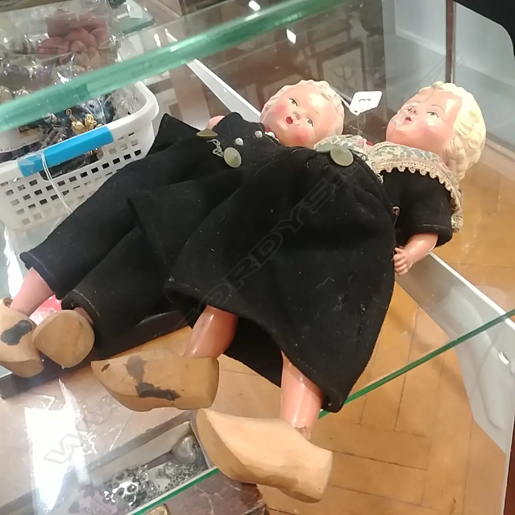 2 DUTCH DOLLS Image 1++