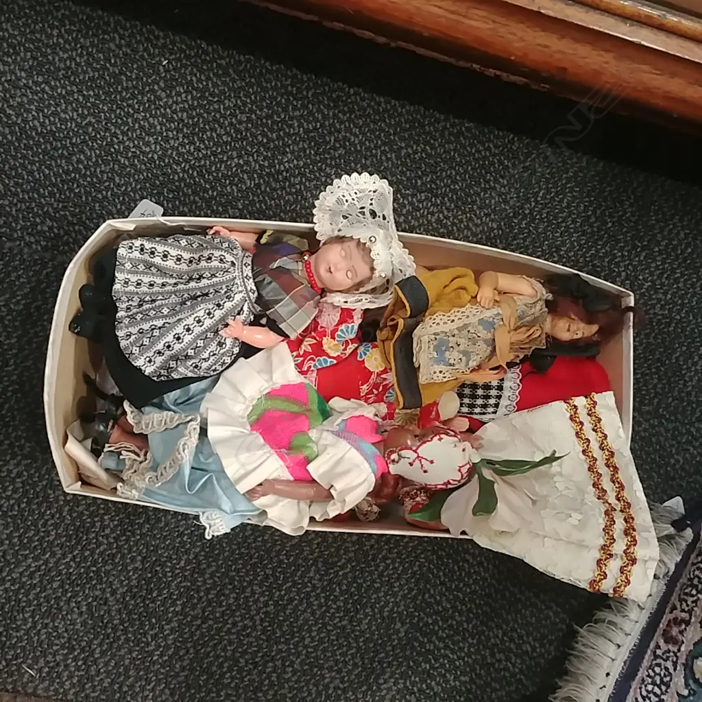 ASSORTED COSTUME DOLLS Image 1++
