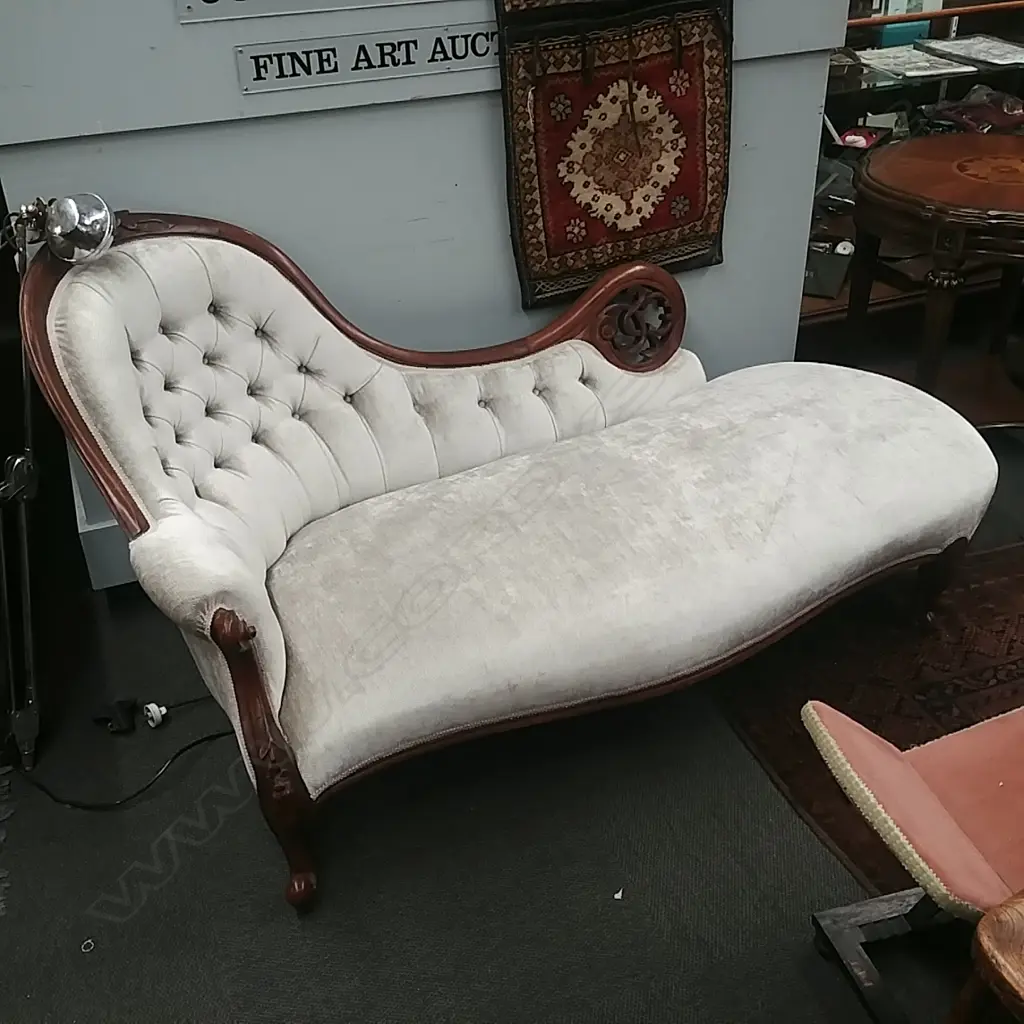 VICT.  CHAISE LOUNGE Image 1++