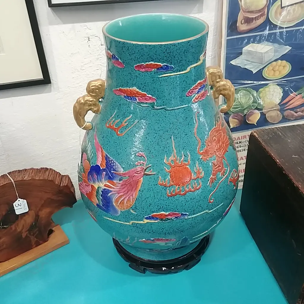 LARGE COLOURFUL DOUBLE HANDLED VASE ON STAND Image 1++
