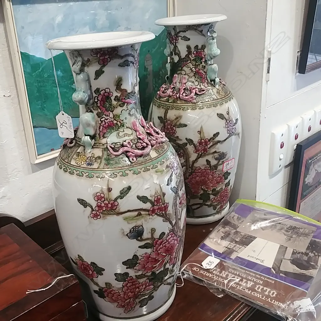 PR OF CHINESE FLORAL DECORATED LOBED VASES Image 1++