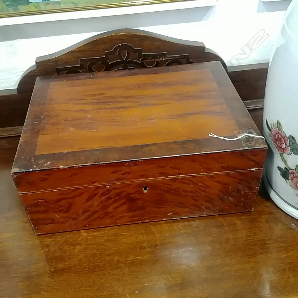 MOTTLED KAURI WORK BOX Image 1++