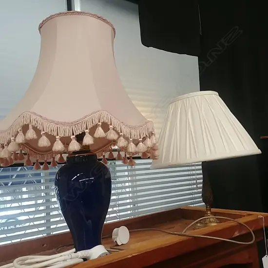 2 SIDE LAMPS