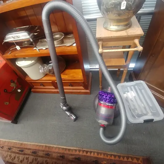 DYSON VACUUM CLEANER