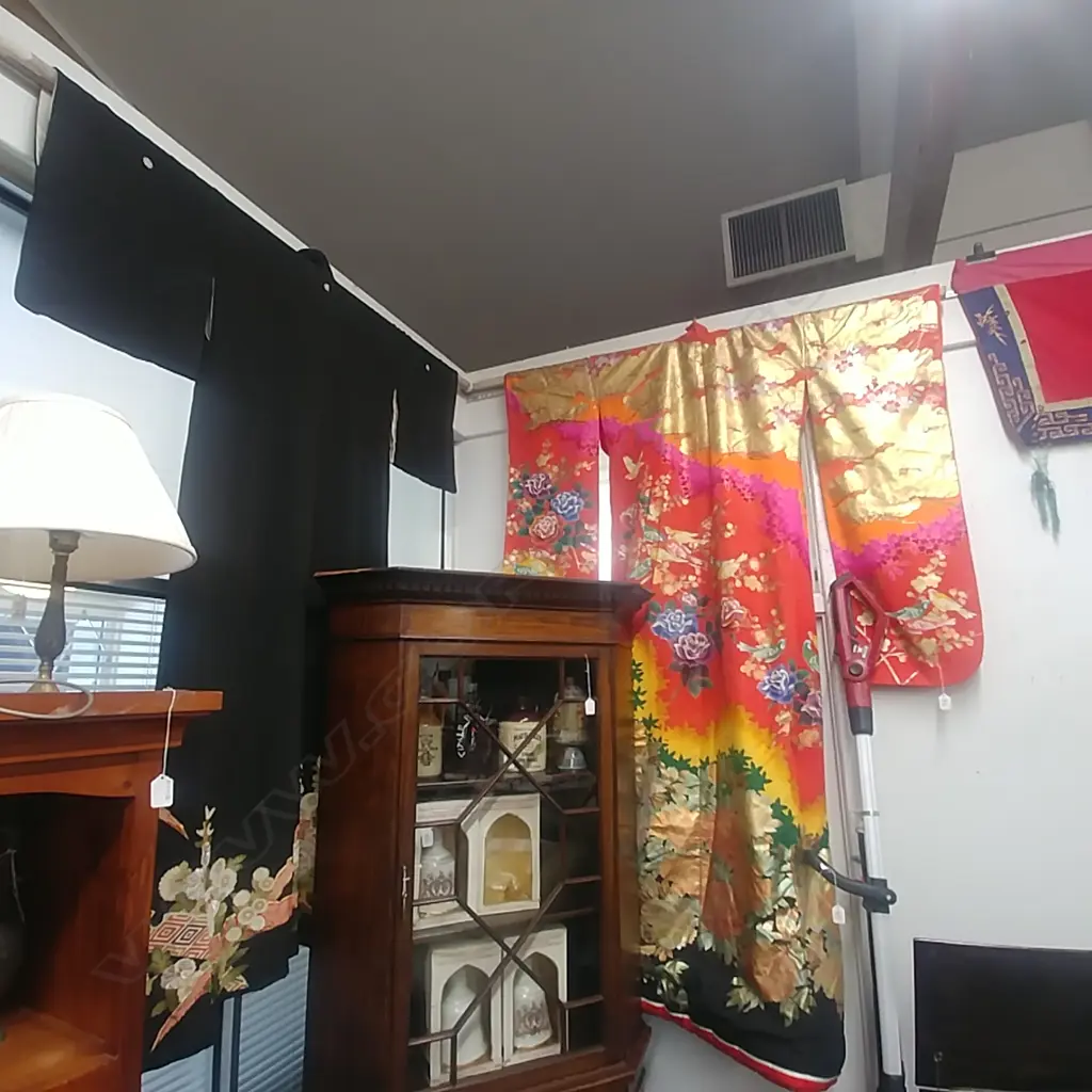 RED WEDDING KIMONO + BLACK KIMONO  Image 1++