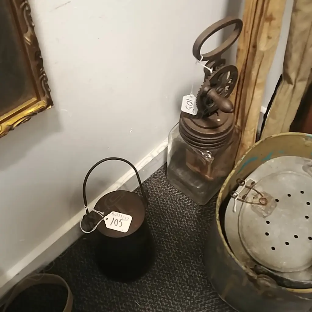 SMALL BUTTER CHURN & LIDDED PAIL Image 1++