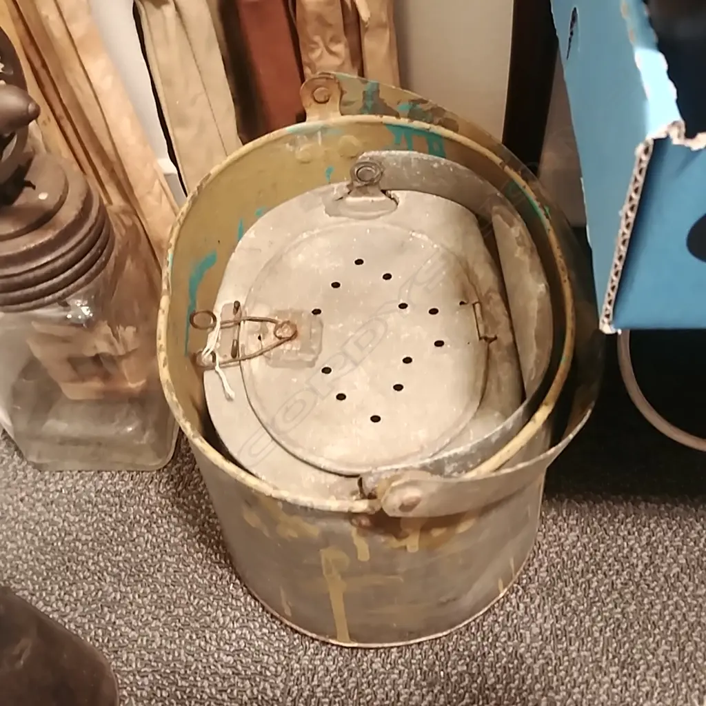 EARLY VINTAGE GALVANISED LIVE BAIT BUCKET Image 1++