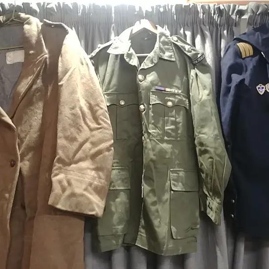 NZ ARMY SHIRT & RIBBONS