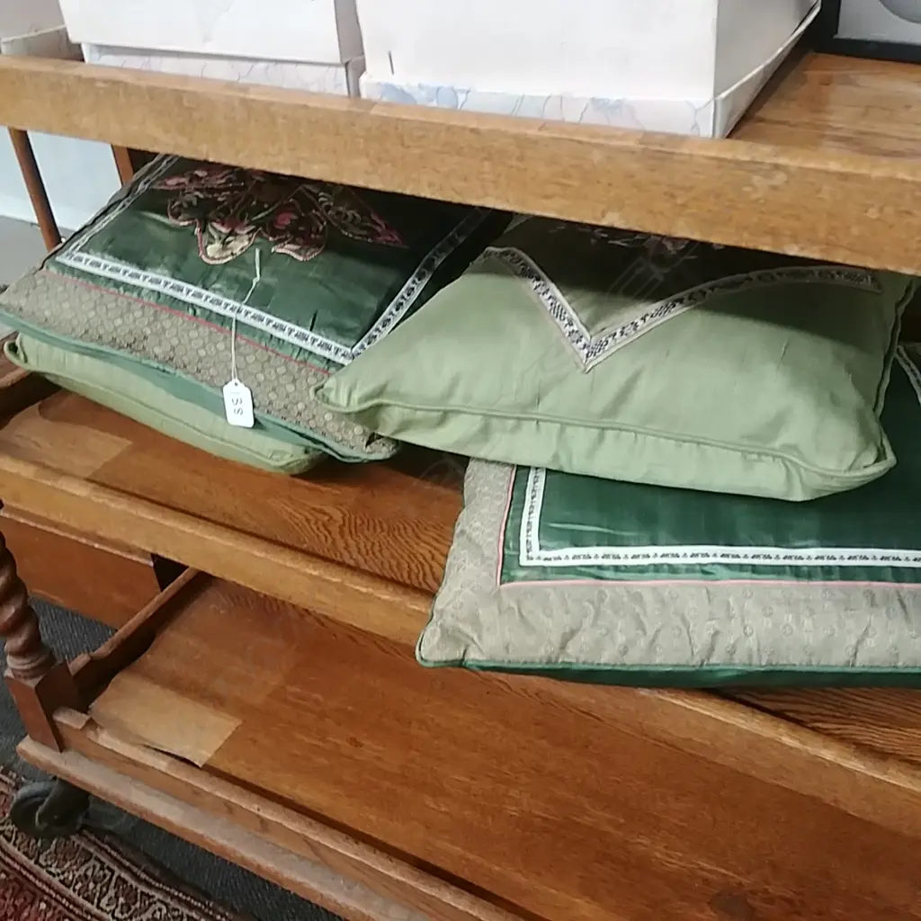 ORIENTAL CUSHIONS Image 1++