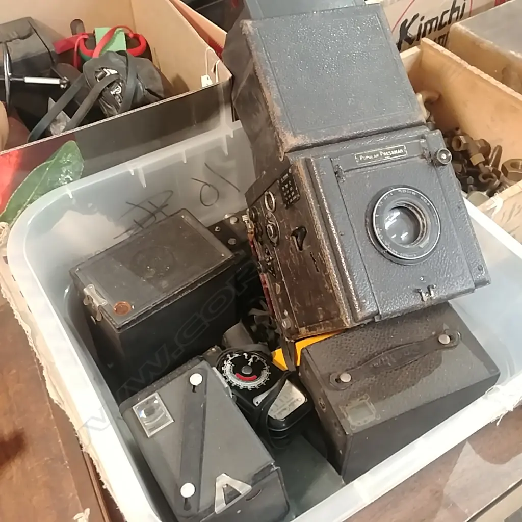 BOX VINTAGE CAMERAS Image 1++