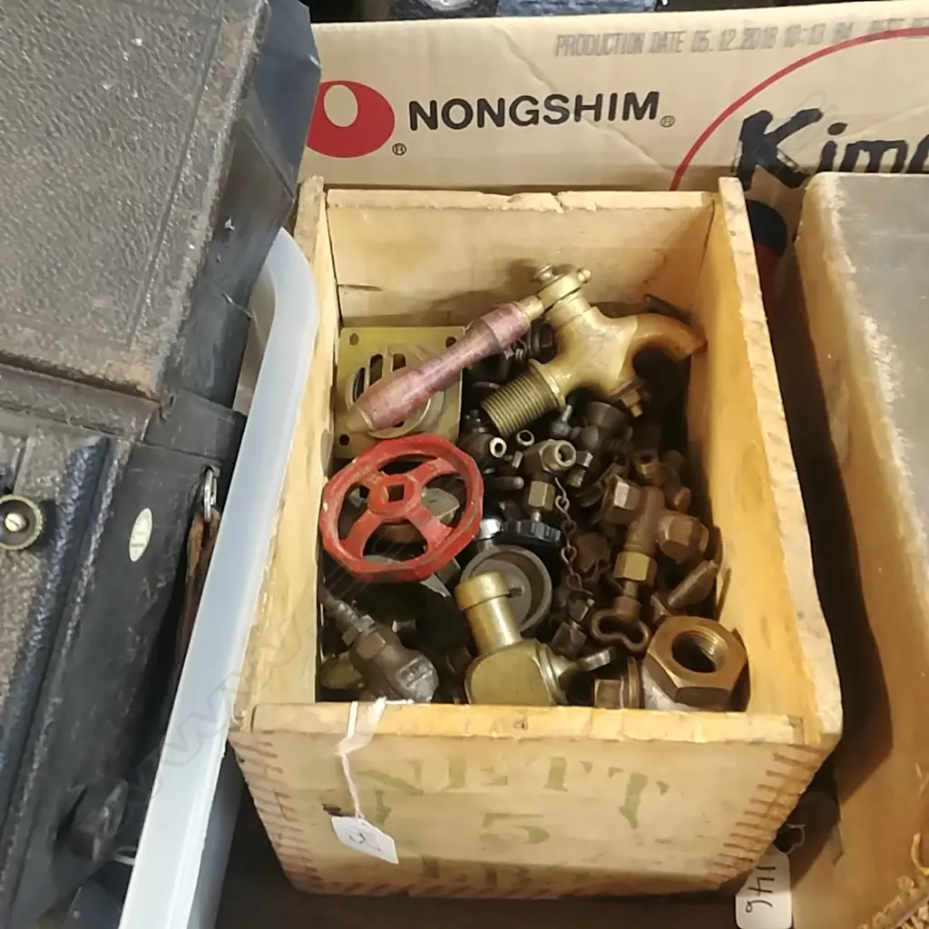 BOX BRASS PLUMBING FITTINGS Image 1++
