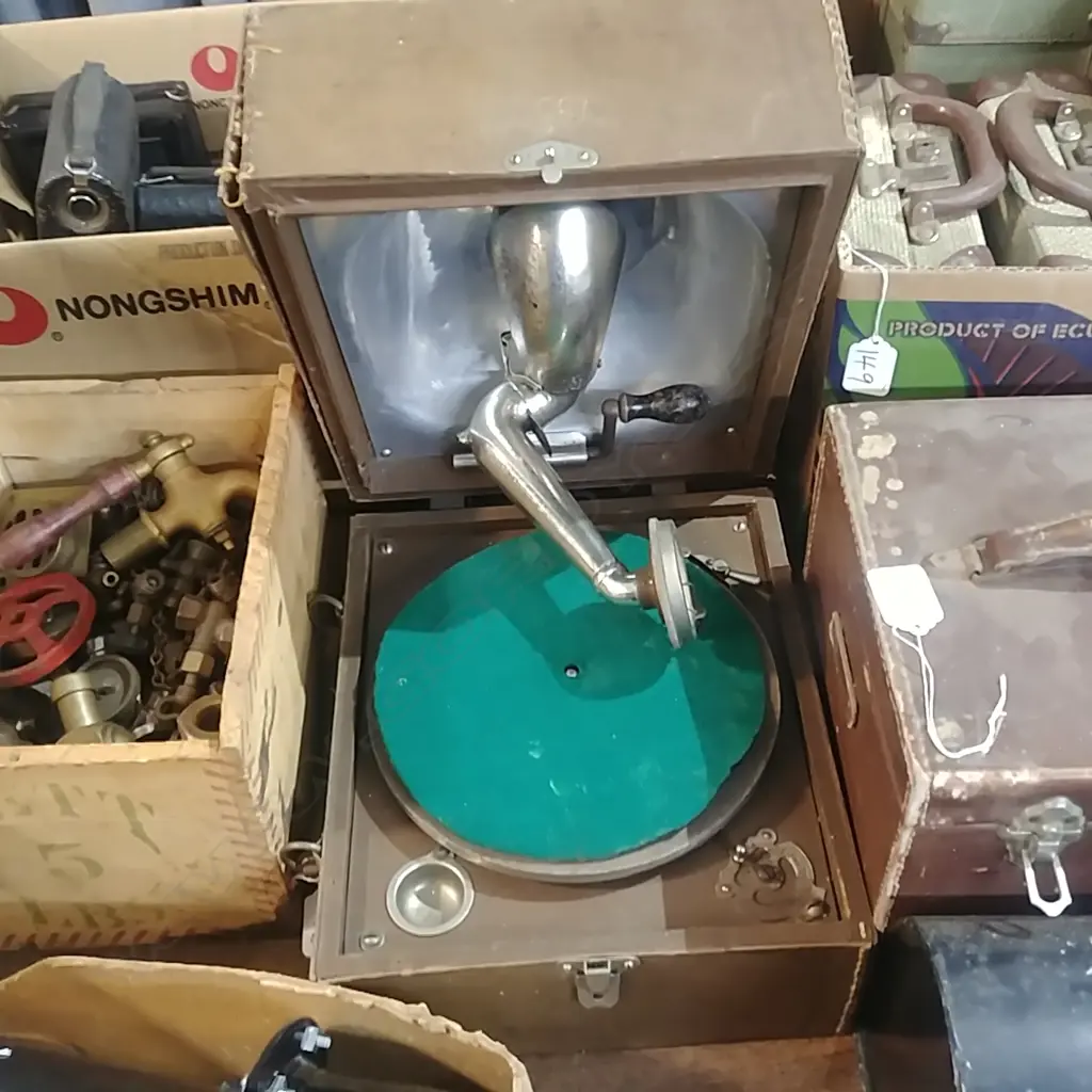PORTABLE GRAMMOPHONE Image 1++