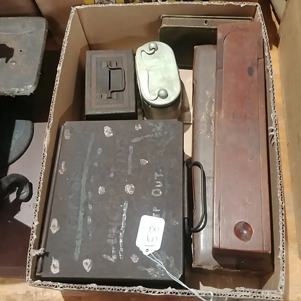 BOX MONEY BOXES ETC Image 1++