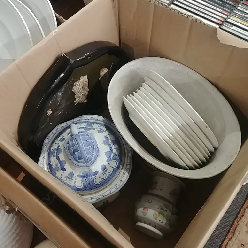BOX OF CHINA ITEMS ETC Image 1++