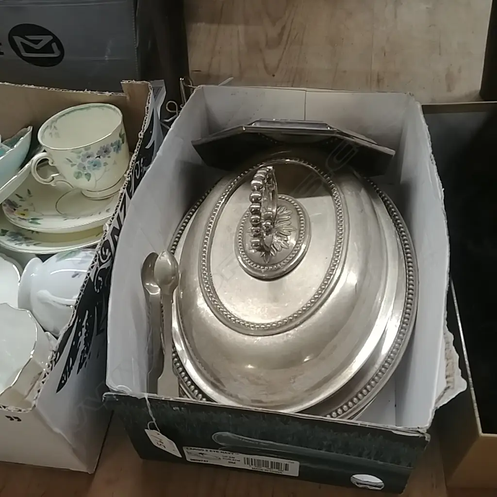2 EP VEG DISHES DISH & TONGS Image 1++