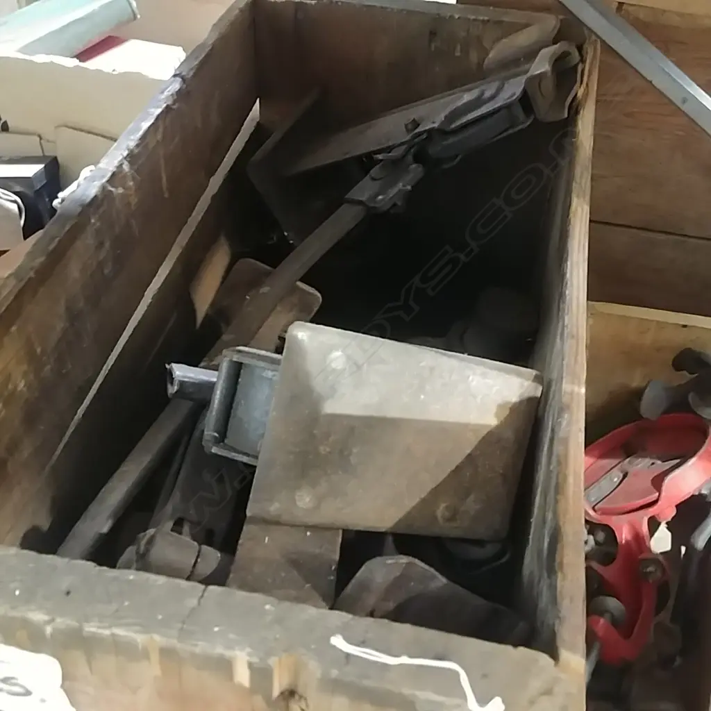BOX CAR JACKS ETC Image 1++