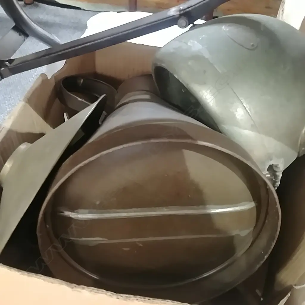 BOX OIL CANS HEAD LAMP ETC Image 1++
