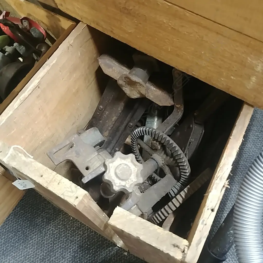BOX JACKS HAND TOOLS Image 1++