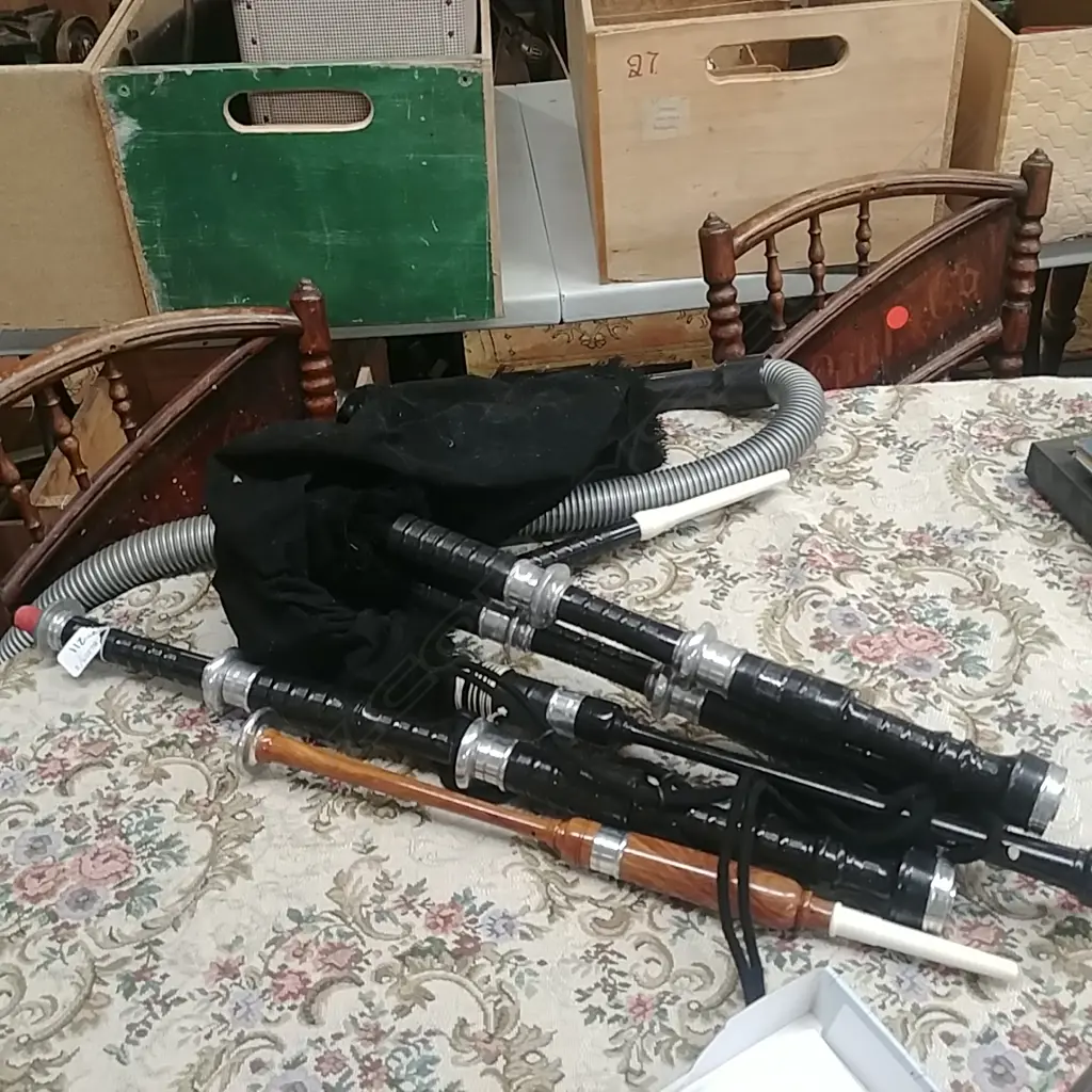 SET OF BAG PIPES  Image 1++